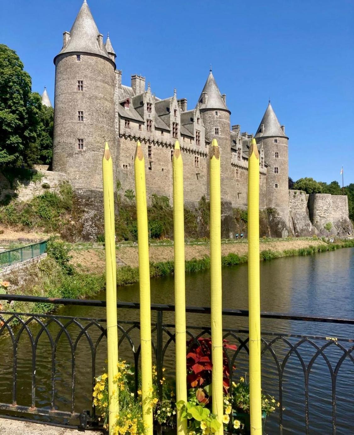 Une Nuit Chez Une Artisane Josselin Exterior foto